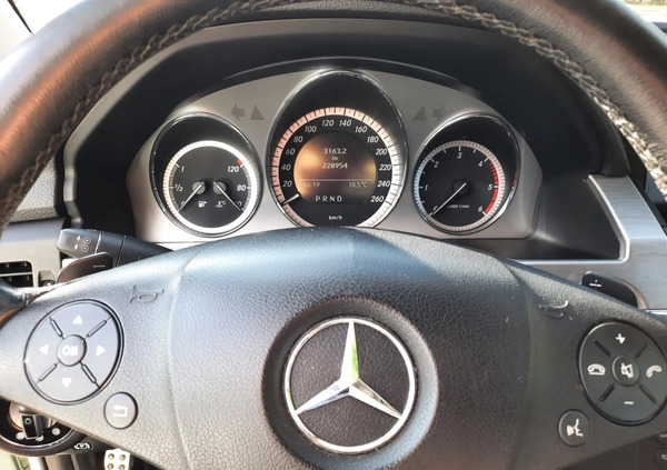 Mercedes-Benz GLK cena 42000 przebieg: 230000, rok produkcji 2009 z Pabianice małe 154